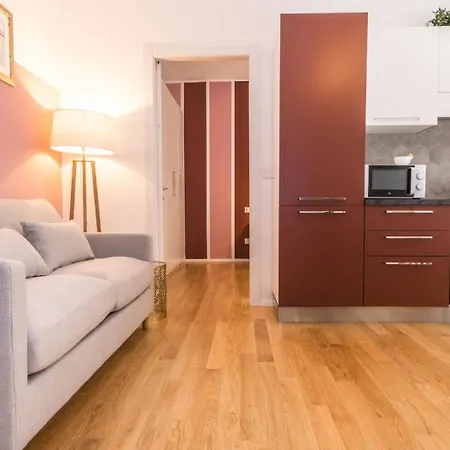 Joivy Delightful Flats Near Citylife District Milan