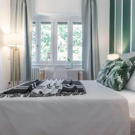 Joivy Delightful Flats Near Citylife District Apartment *