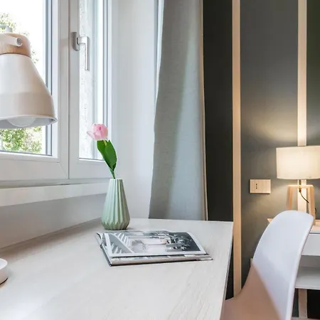 Joivy Delightful Flats Near Citylife District Apartment *